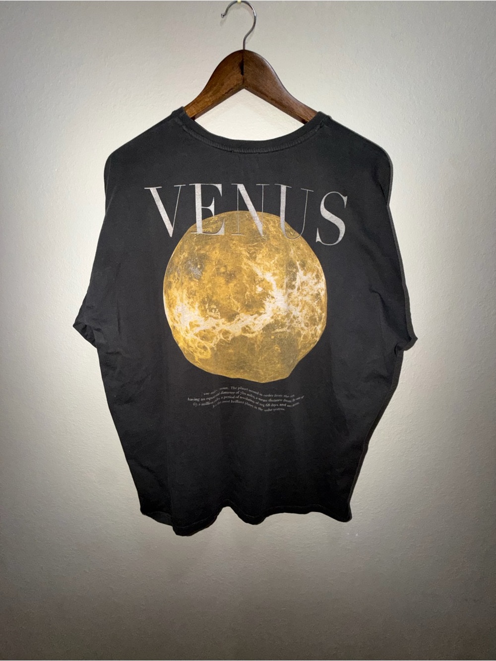 Vintage 90s Black Short-Sleeve Tee with Gold Venus Graphic